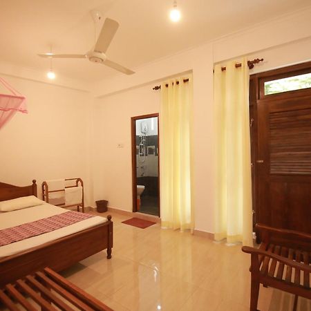קנדי Renuka Inn מראה חיצוני תמונה