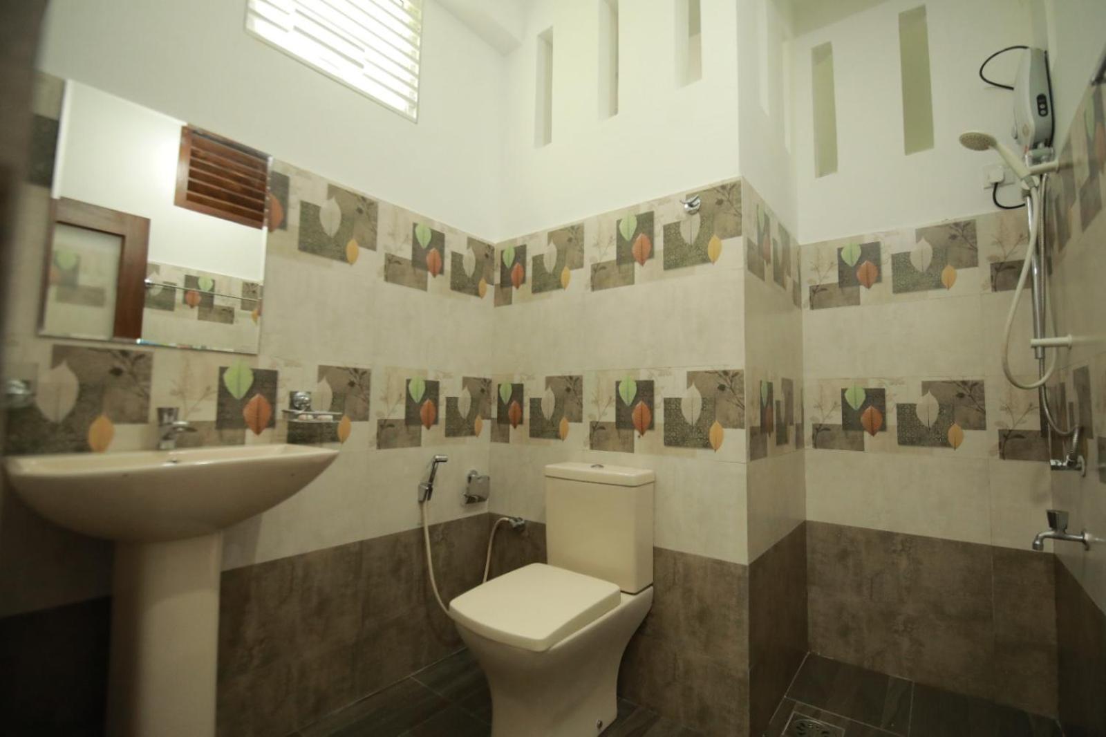 קנדי Renuka Inn מראה חיצוני תמונה