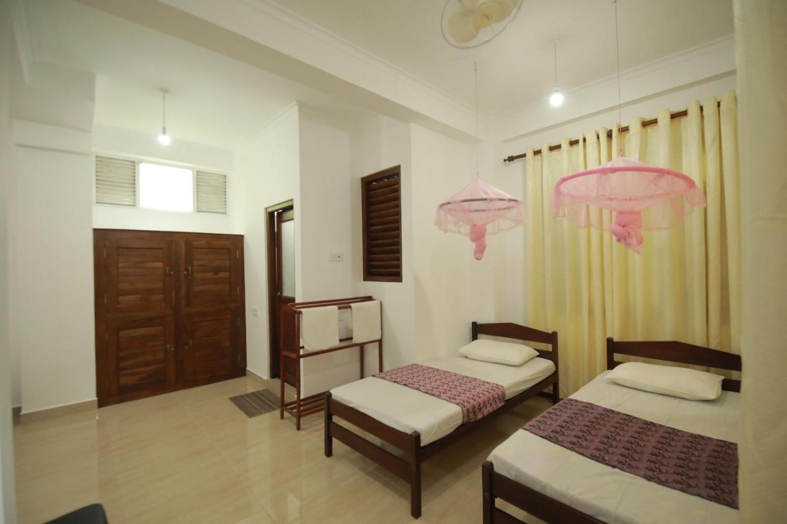 קנדי Renuka Inn מראה חיצוני תמונה