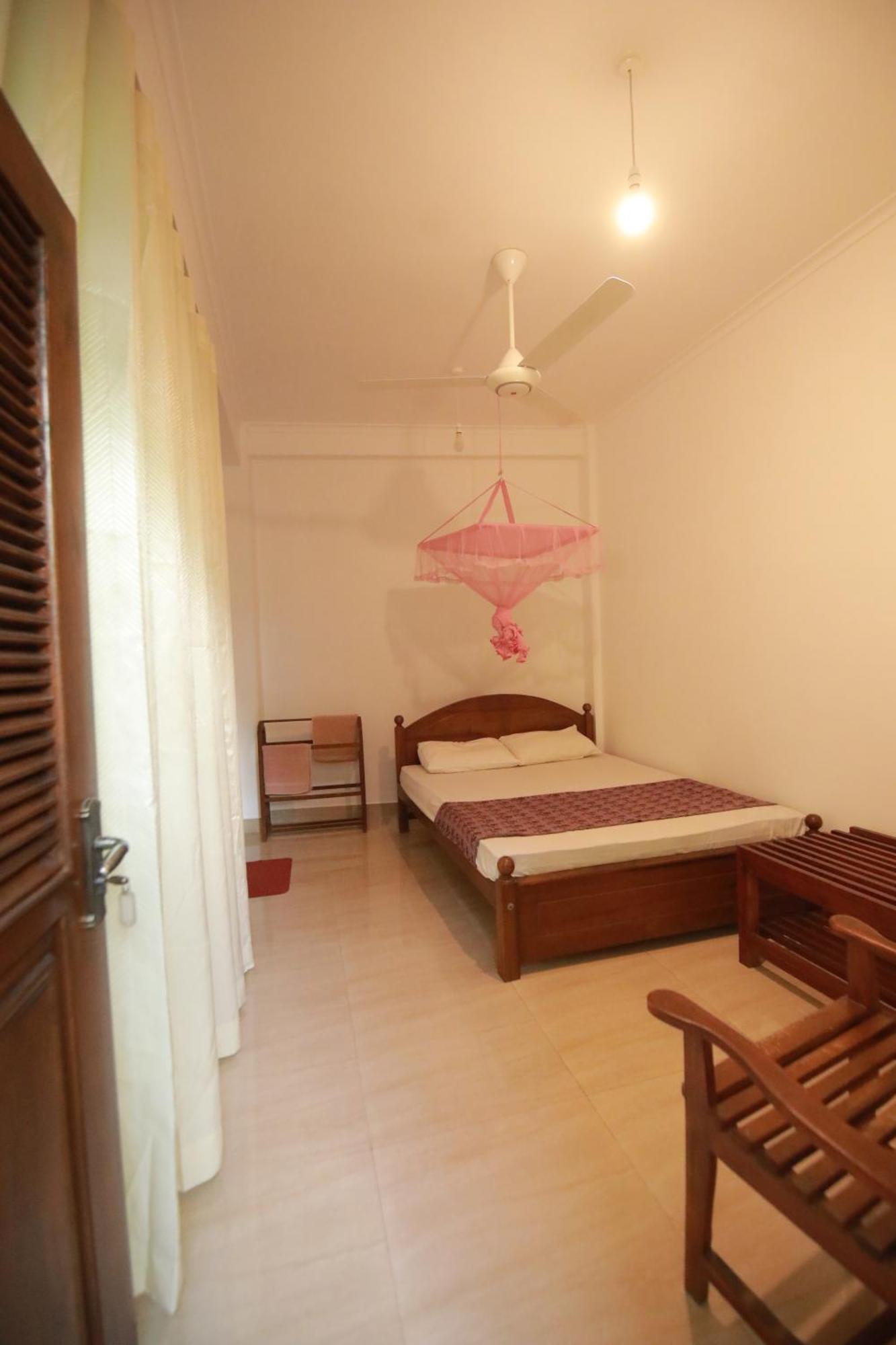 קנדי Renuka Inn מראה חיצוני תמונה