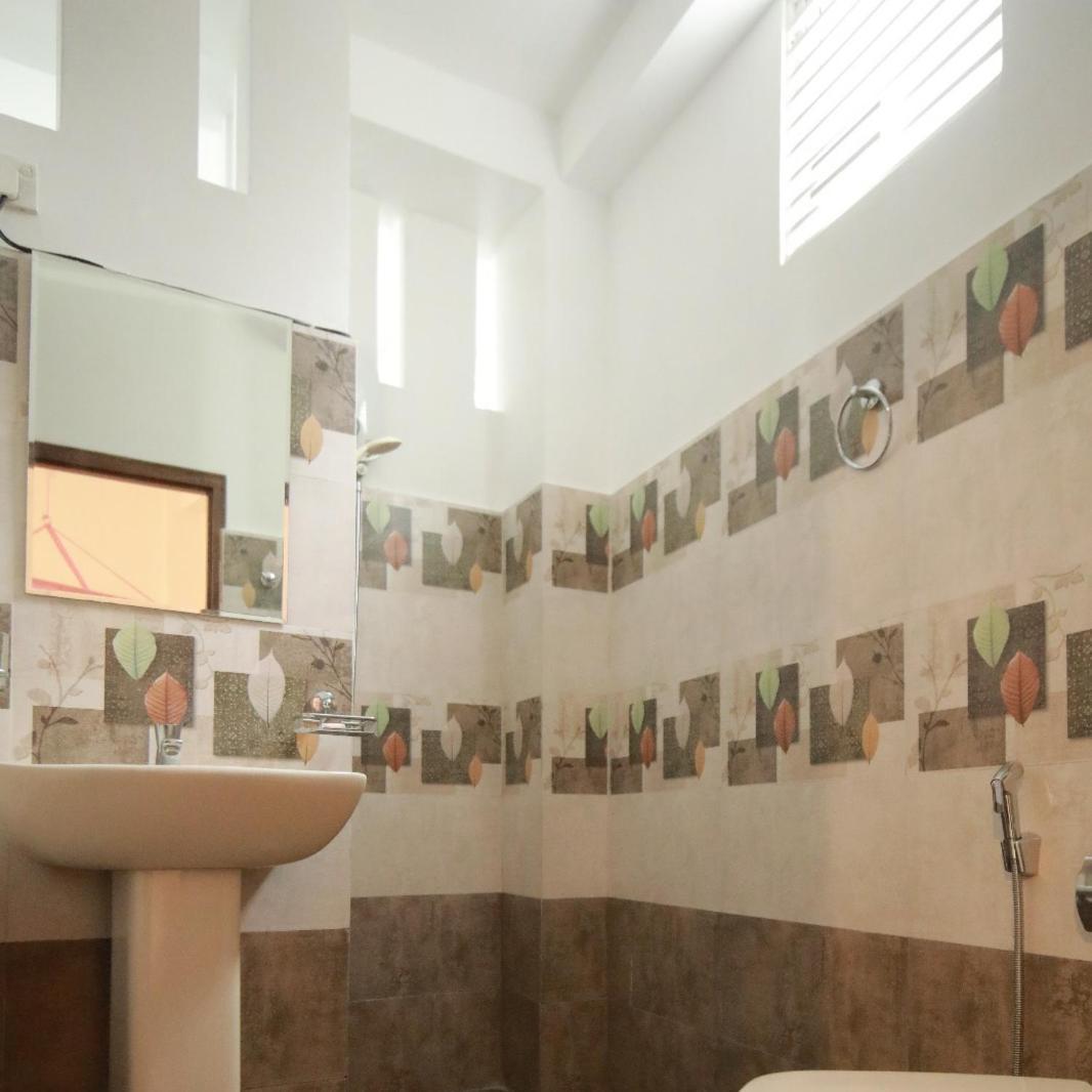 קנדי Renuka Inn מראה חיצוני תמונה