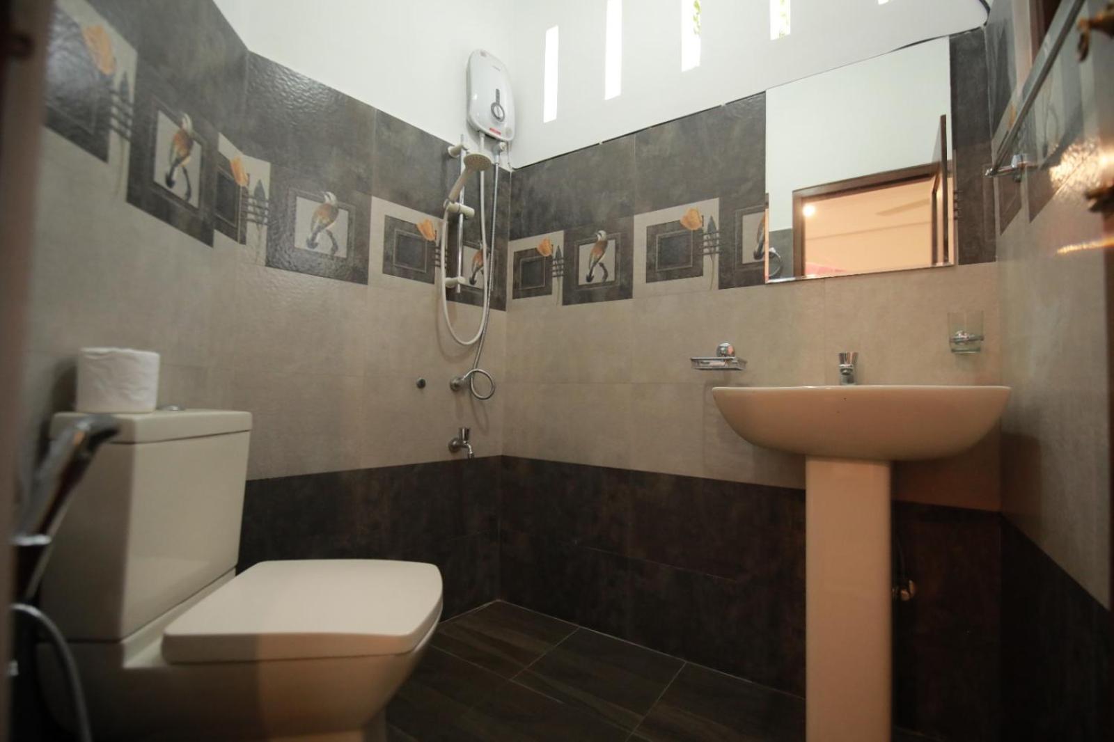 קנדי Renuka Inn מראה חיצוני תמונה