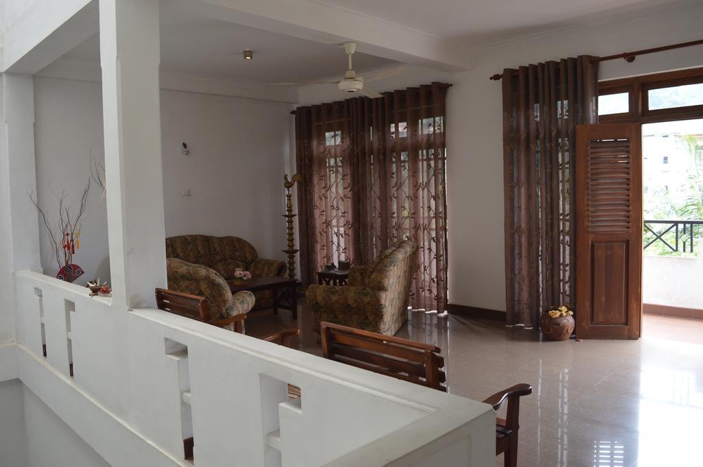 קנדי Renuka Inn מראה חיצוני תמונה